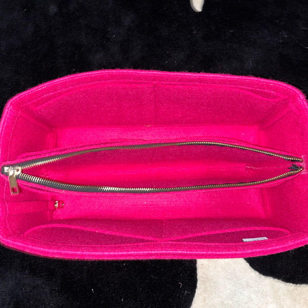 Women’s pink wool purse organizer with multi compartments